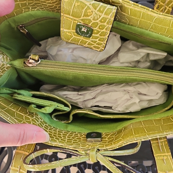 Olive Green Crocodile-Embossed Tote Bag - Picture 5 of 15